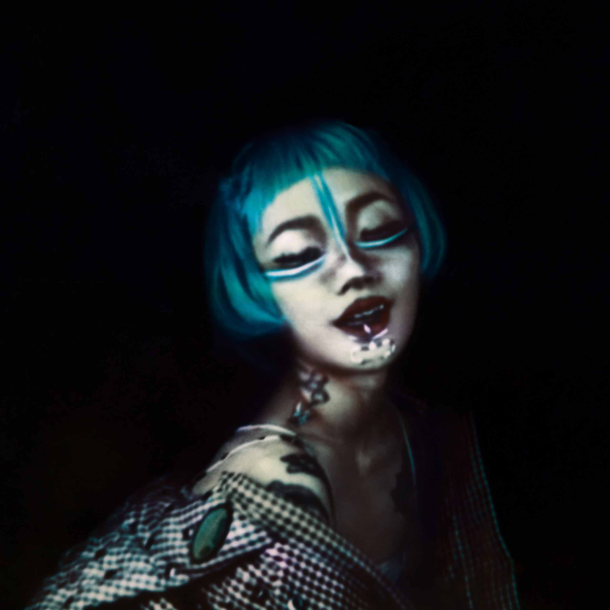 yeule「Too Dead Inside」