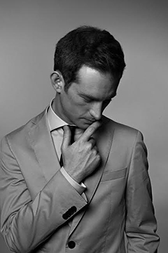 英国が生んだ新世代の絶品クルーナー・ヴォイス、アンソニー・ストロングが日本デビュー！表題曲のMVを公開！