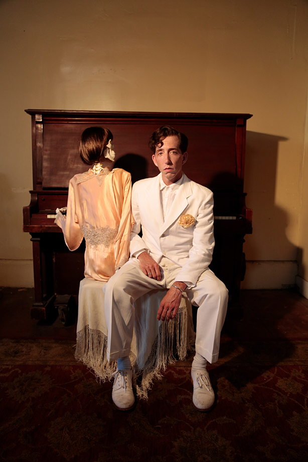 アーリー・ジャズ、シプシー・スウィング、カントリー・ブルースなどアメリカの伝統的なルーツ・ミュージックを現代に甦らせる“ポーキー・ラファージ”最新アルバム本日発売！ピーター・バラカン氏、T字路s / 伊東妙子さんからの推薦コメントも到着！