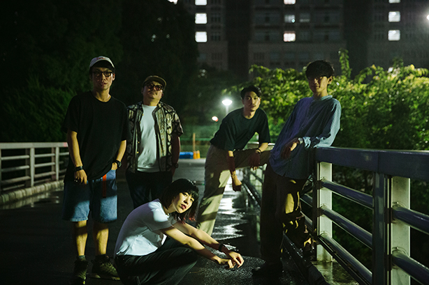 昨年リリースしたアルバム『PARA』が話題となったall about paradiseが、打ち込みと生ドラムのミックスされた80’sライクで近未来感のあるトラックと、スペーシ―で印象的なサトーカンナのVo.が乗る、夏のブランニュー・チューン「Inner Odyssey」を本日配信リリース!