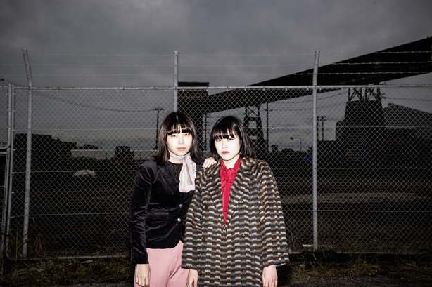 90年代USインディーズ・フレイヴァー漂う新潟のガールズ・パンクバンド=periwinkles。ファースト・アルバム『21』を本日12月16日にリリース!
