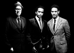 ジャズ・ファンク界のグルーヴ・マスター、ソウライヴ。待望の新作は、ジャムバンド界を牽引するカール・デンソンとの共作！そして発売直後の日本ツアーも決定！！