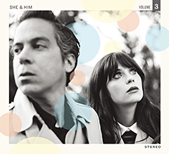 【SHE & HIM】Vo.ズーイー・デシャネル主演ドラマ『New Girl ～ ダサかわ女子と三銃士』シーズン2（FOXチャンネル）のイメージソング を4/17よりiTunesにて先行配信中！